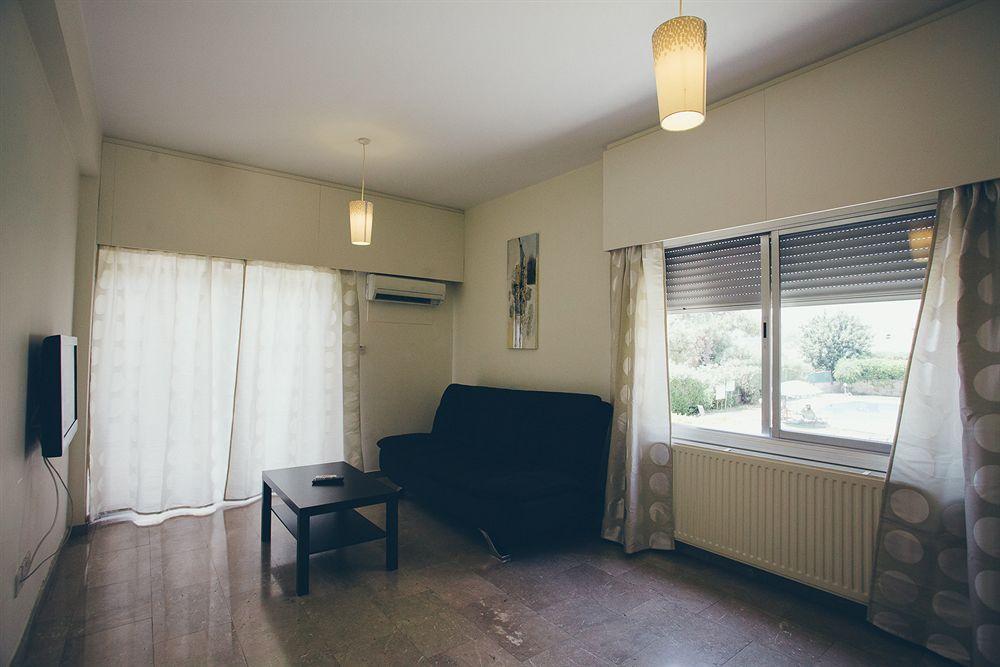 Vega Apartments Limassol Bagian luar foto