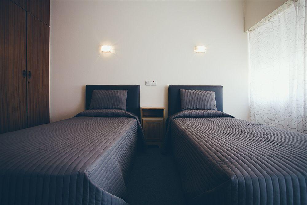 Vega Apartments Limassol Bagian luar foto