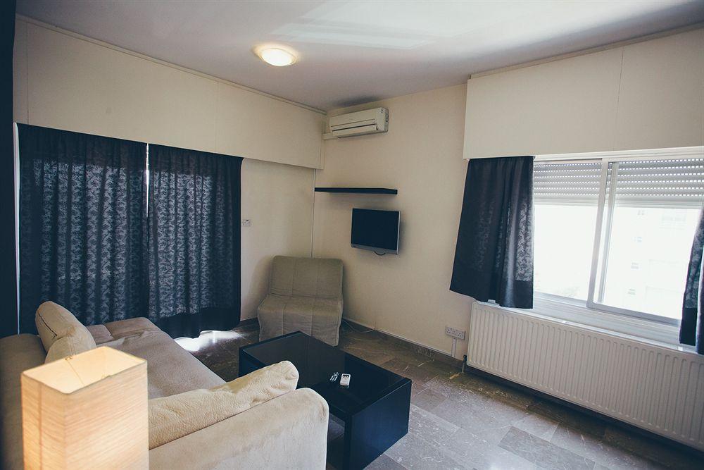 Vega Apartments Limassol Bagian luar foto