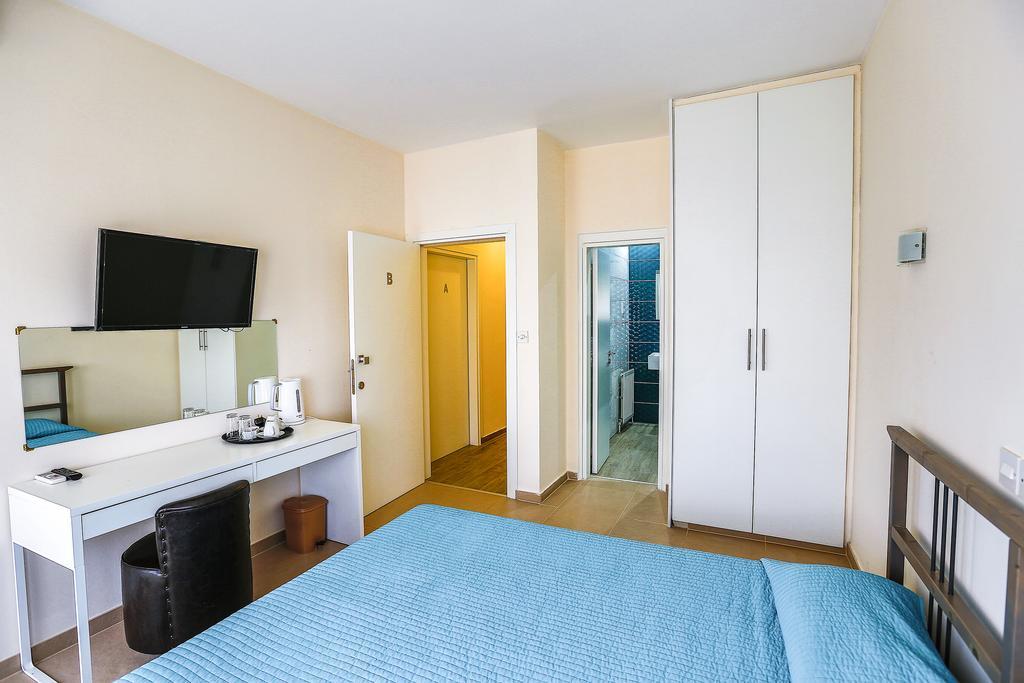 Vega Apartments Limassol Bagian luar foto