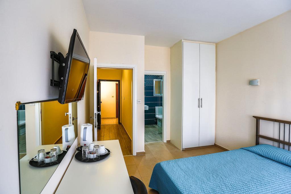 Vega Apartments Limassol Bagian luar foto