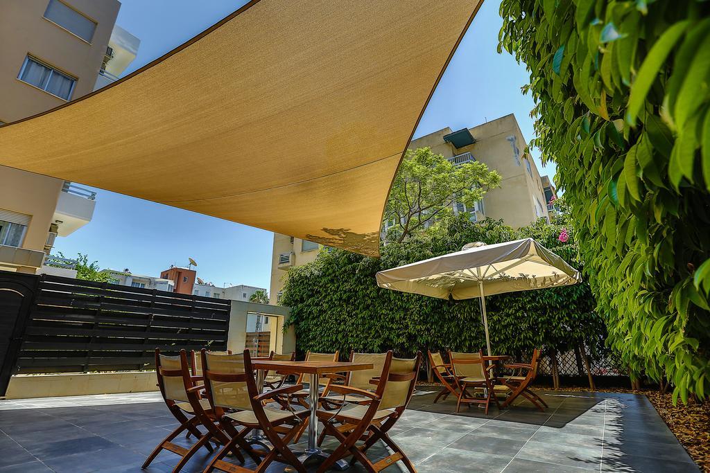 Vega Apartments Limassol Bagian luar foto
