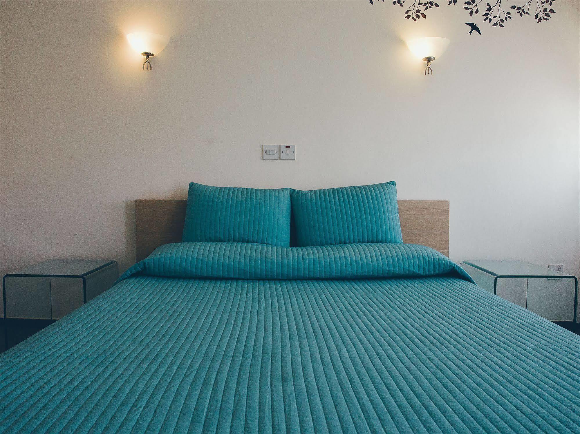 Vega Apartments Limassol Bagian luar foto