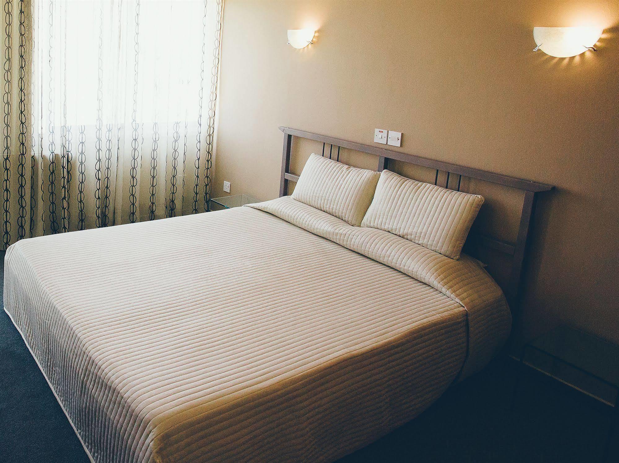 Vega Apartments Limassol Bagian luar foto