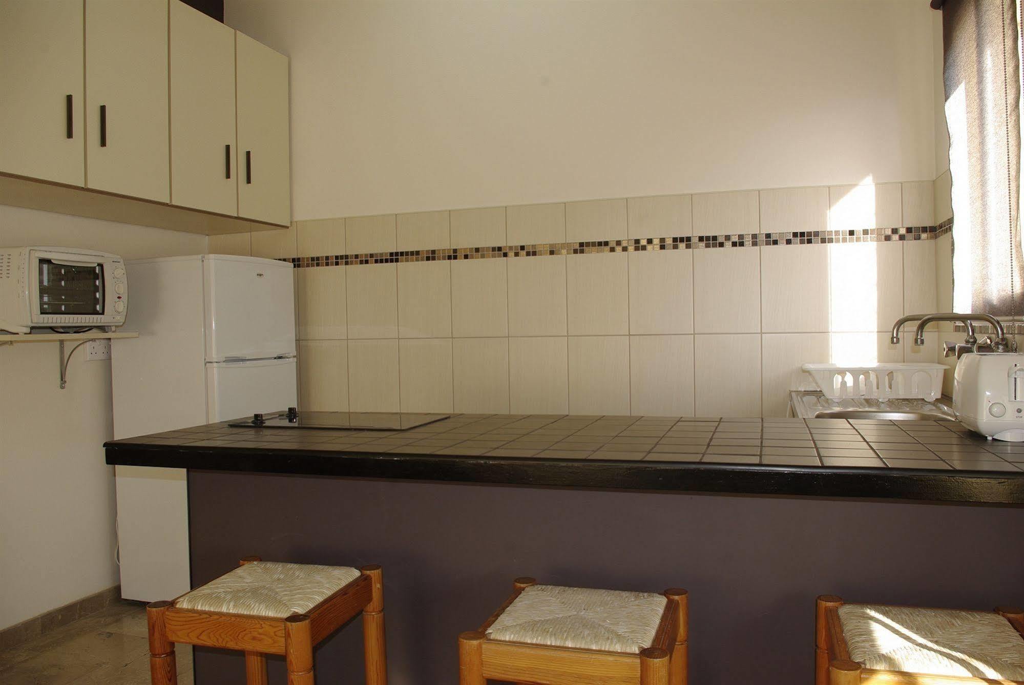 Vega Apartments Limassol Bagian luar foto