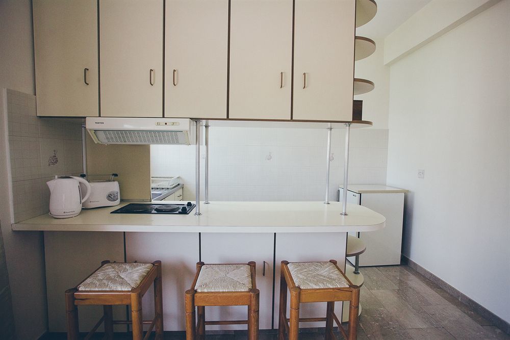 Vega Apartments Limassol Bagian luar foto