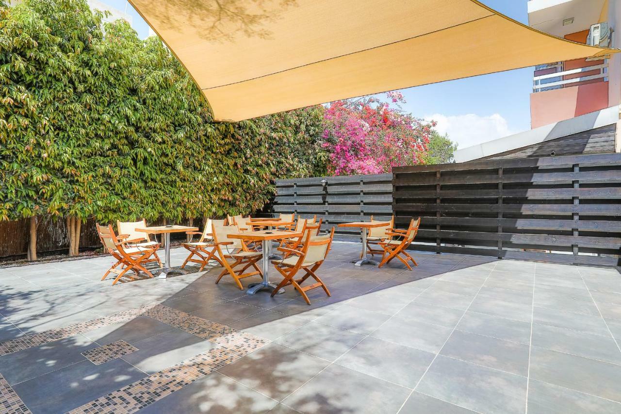 Vega Apartments Limassol Bagian luar foto