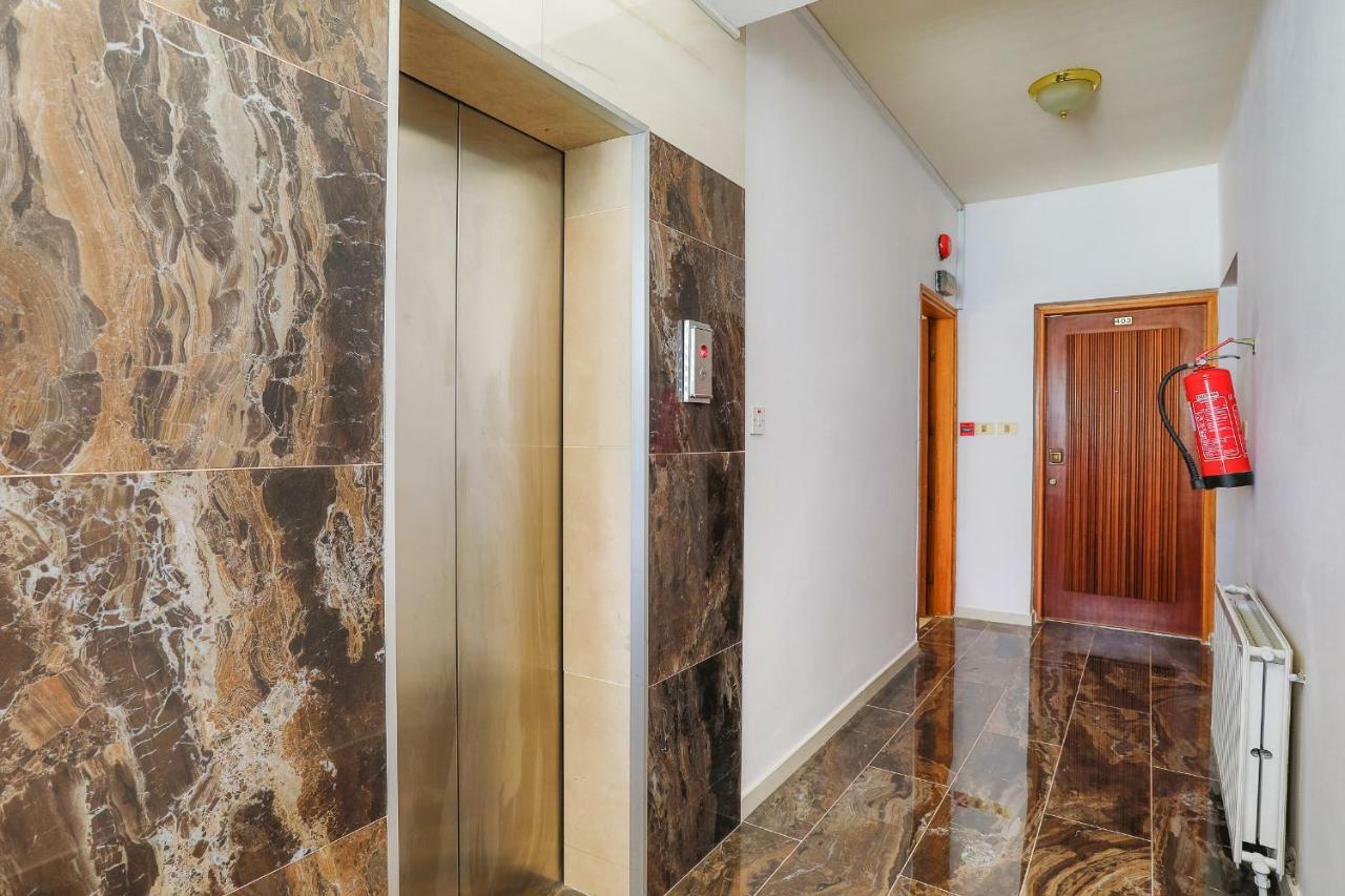 Vega Apartments Limassol Bagian luar foto