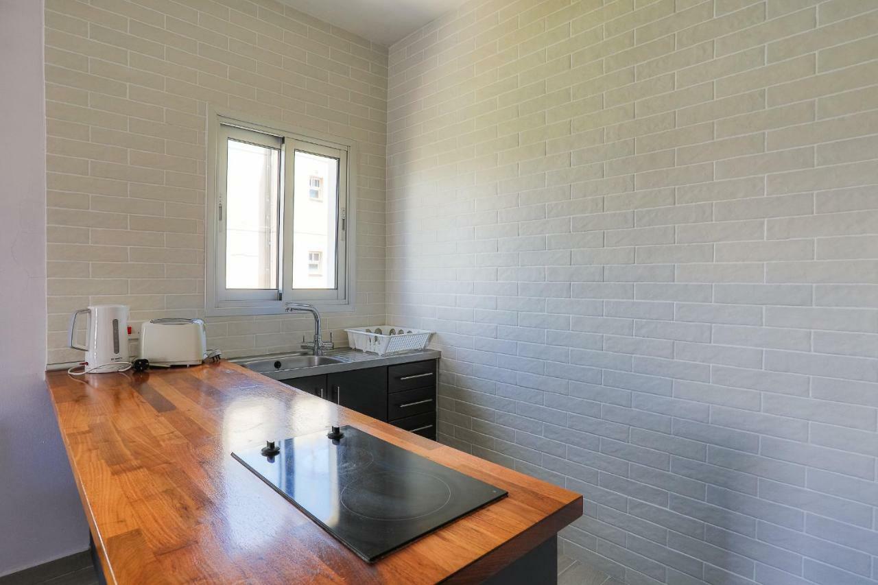 Vega Apartments Limassol Bagian luar foto